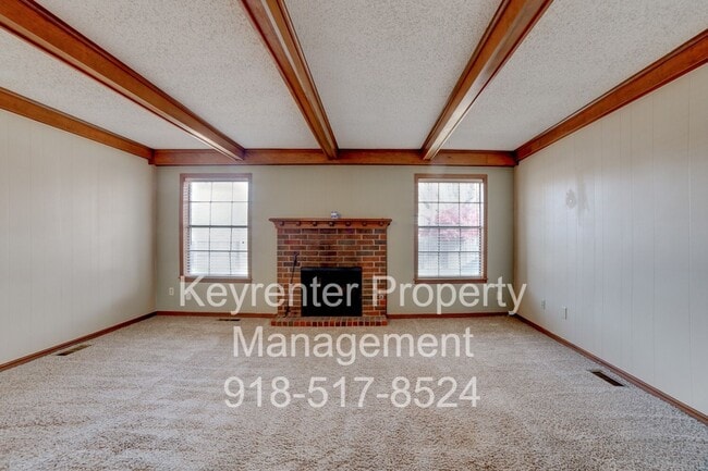 Building Photo - Beautiful 2bed/2bath Duplex!!