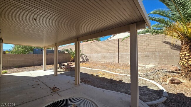 Building Photo - 3902 W El Campo Grande Ave