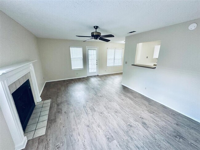 Building Photo - 379 Fantail Loop