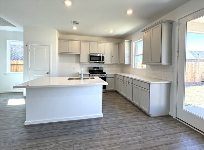 Building Photo - 9723 Pettus Crk Dr