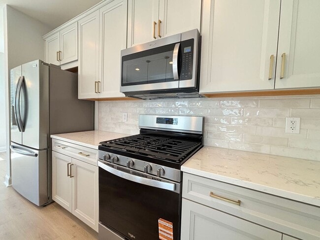 Building Photo - Available now. Beautiful 3 BR/2.5 BA New C...