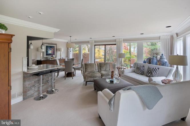 Building Photo - 70 Sutphin