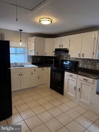 Building Photo - 1 S Cherry Grove Ave