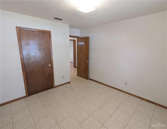 Building Photo - 301 Jessica Jane Ave
