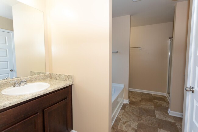 Building Photo - 4632 Southwind Rd