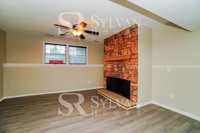 Building Photo - The living is easy in this 3 bedroom, 2.5 bathroom home