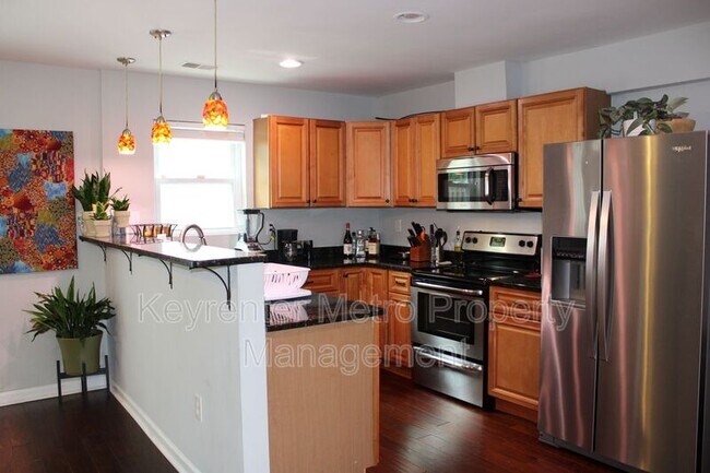 Building Photo - 708 Kaplan Ct