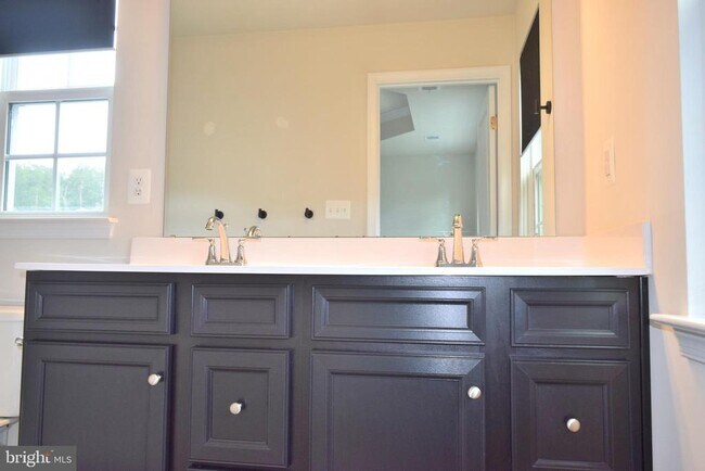 Building Photo - 8714 Upton Ln
