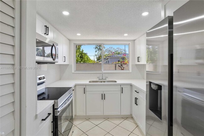 Building Photo - 3524 NW 4th Terrace