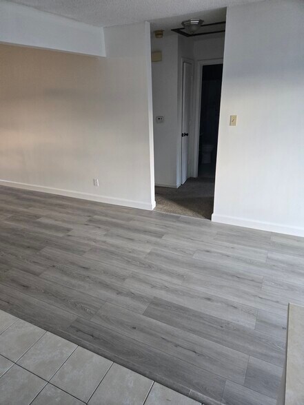 Building Photo - 685 Boca Raton Dr