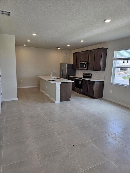 Building Photo - 2135 Southbury Dr