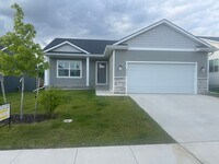 Building Photo - Great single family home!