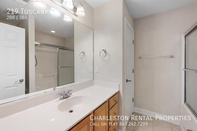 Building Photo - 219 Tuscany Ct