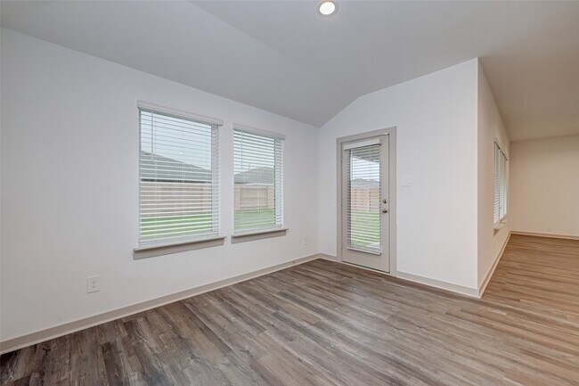 Building Photo - 1203 Hyde Lk Ln