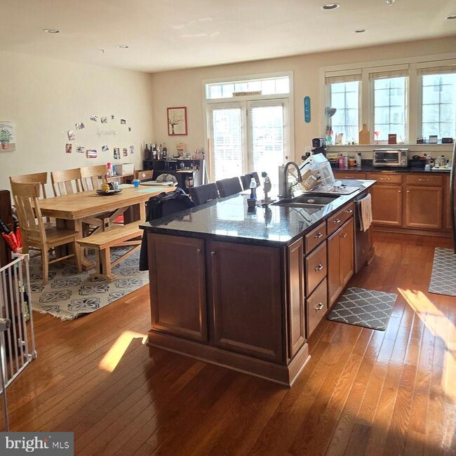 Building Photo - 3174 Yeager Dr