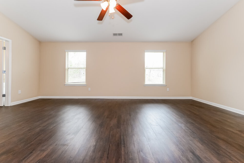 Building Photo - 705 Yukon Way