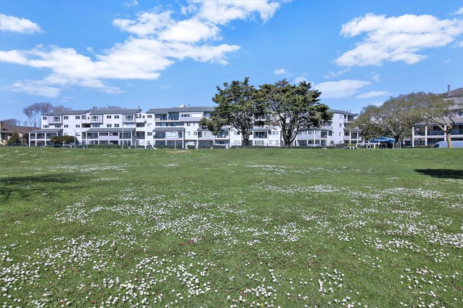 Building Photo - 1205 Melville Square
