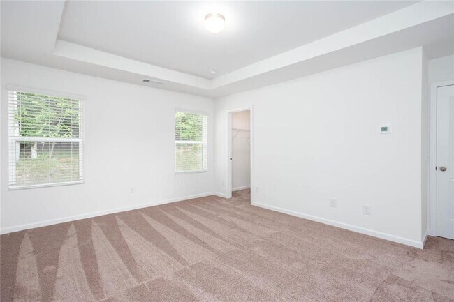 Building Photo - 590 River Run Dr