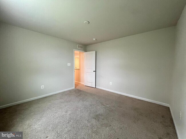 Building Photo - 255 Severna Pkwy