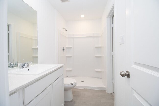 Building Photo - 2092 Cedar Way Dr