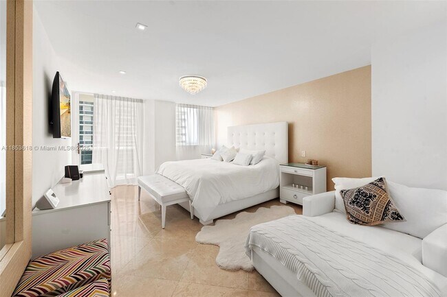 Building Photo - 4779 Collins Ave