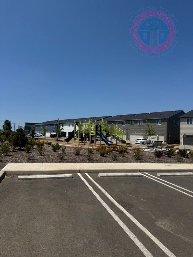 Building Photo - New Construction, Spring Creek / Stylish T...