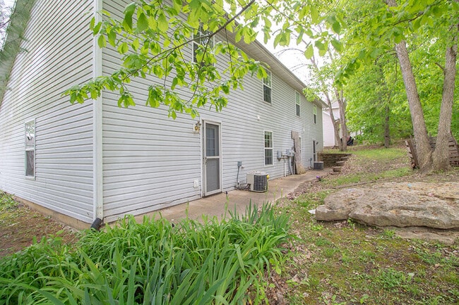 Building Photo - 1325 Godas Cir