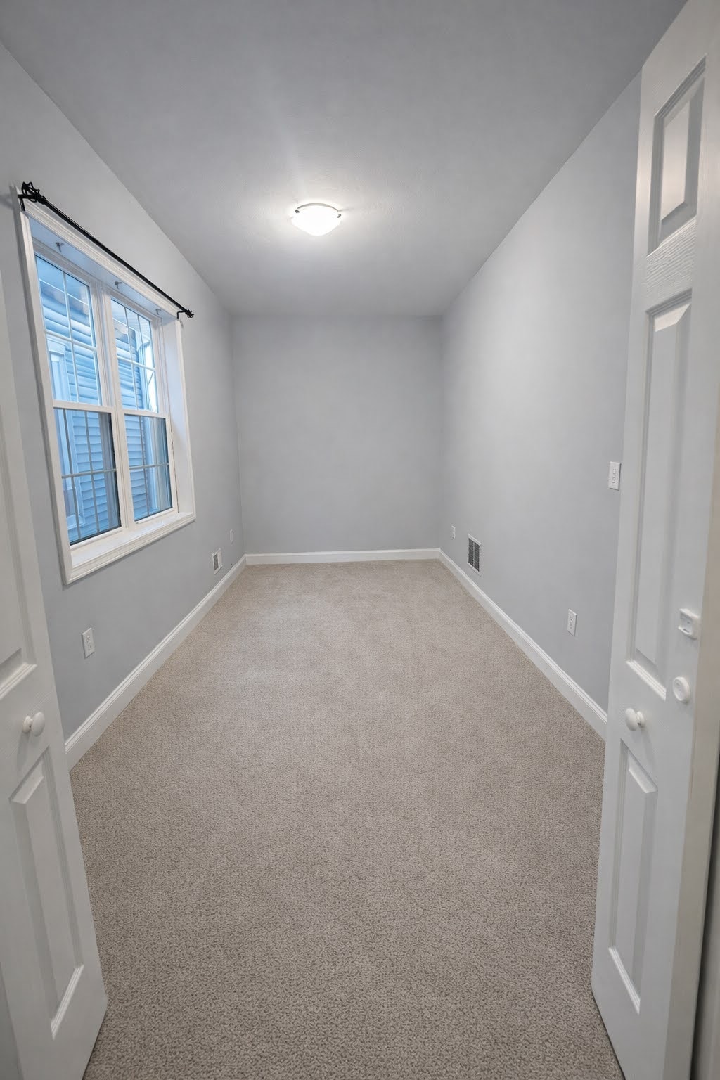 Building Photo - 508 6th Ave