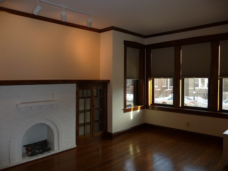 Living Room Front - 2318 W Diversey Ave