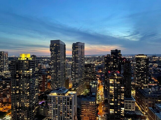 Building Photo - 88 Morgan St