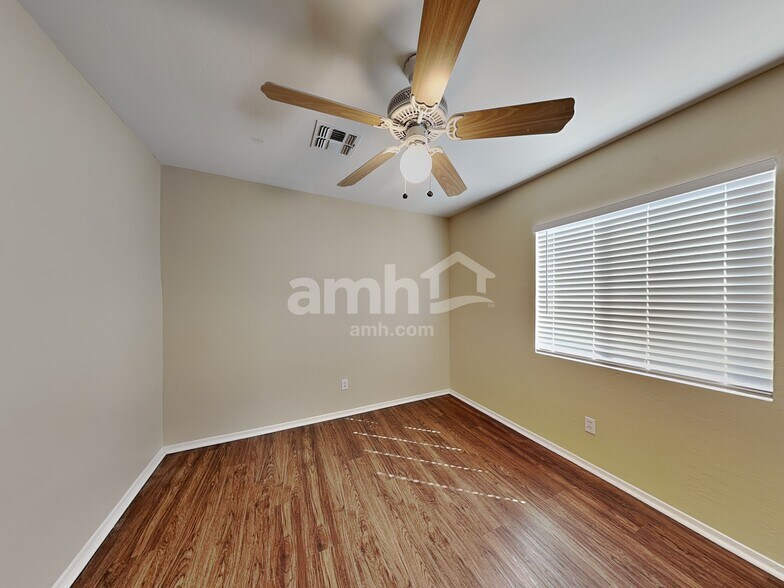 Building Photo - 22031 N 30th Ln