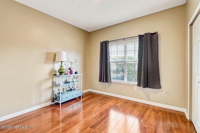 Building Photo - 9762 Summer Grove Way S