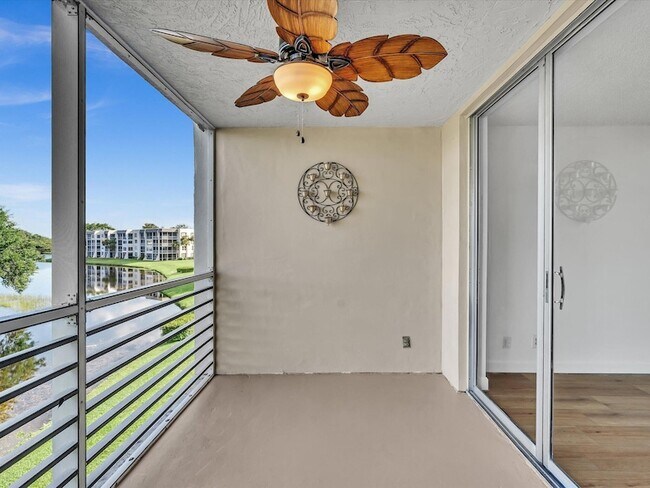 Building Photo - 9470 Poinciana Pl