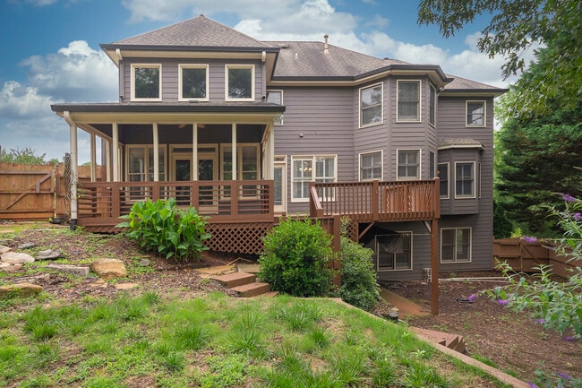 Building Photo - 403 Dogwood Way