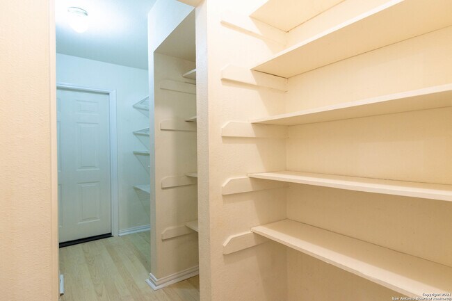 Building Photo - 224 Shadyview Dr