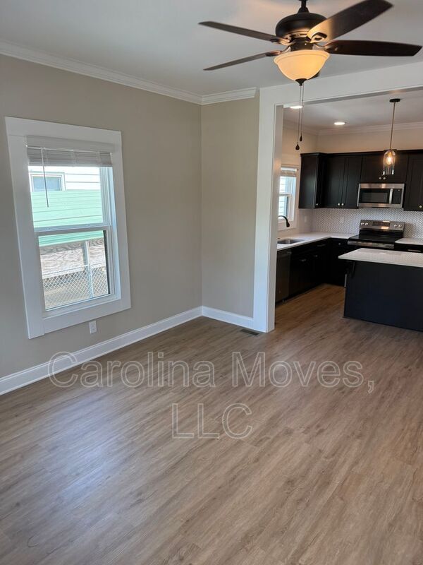 Building Photo - 50 Hutchins St