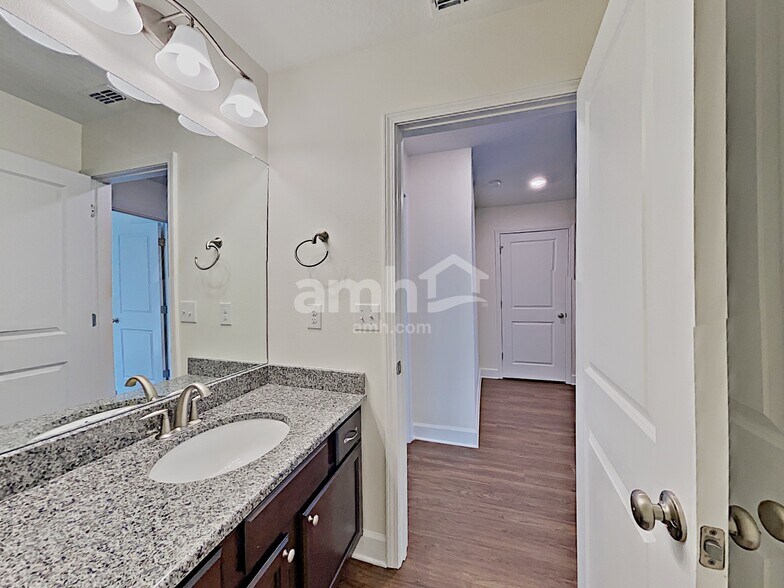 Building Photo - 4807 Reisswood Lp