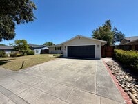 Building Photo - 832 Cathedral Dr
