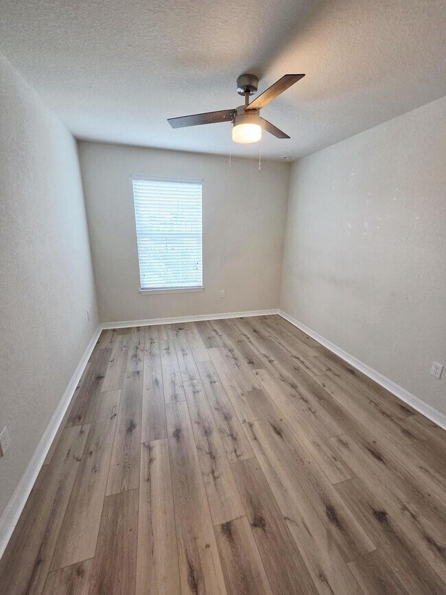 Building Photo - 3213 Watercress Dr