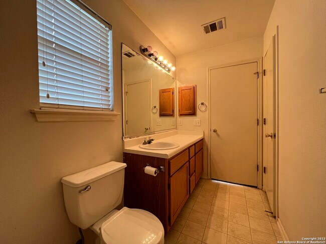 Building Photo - 530 Coral Harbor