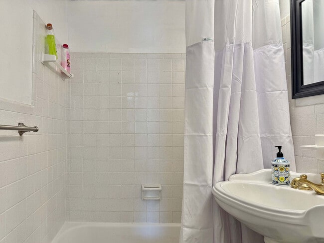 Building Photo - 215 Piedmont Ave NE