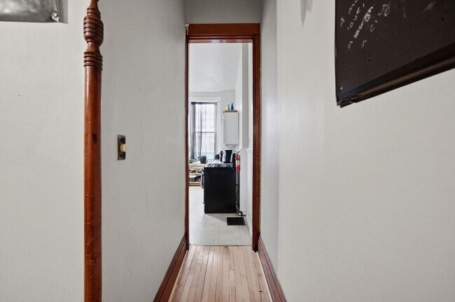 Building Photo - 6 bed/2 bath on Wheeler St., Mins. from UC for Only $650/pp ($3900/mo)!