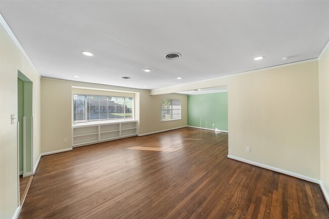 Building Photo - 4614 Merwin St