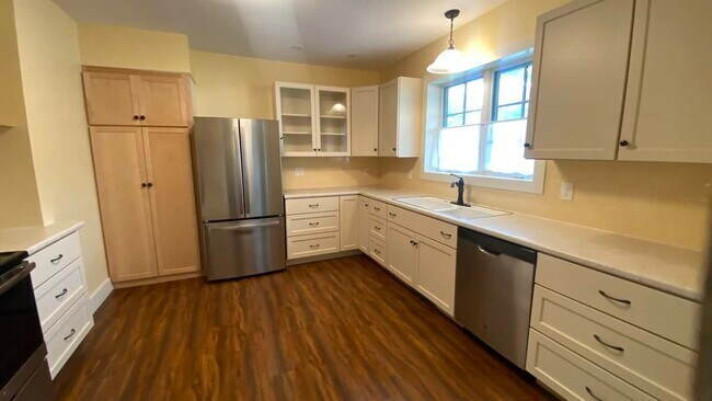 Building Photo - 206 South St