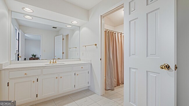 Building Photo - 80 Cliffcreek Trce NE
