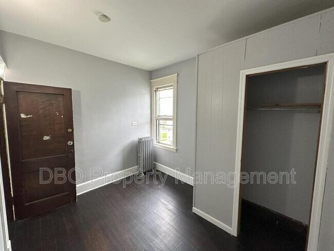 Building Photo - 825 Myrtle Ave