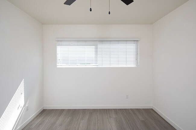 Building Photo - Modern Ocean Beach 1 Bed/1 Bath Apartment ...