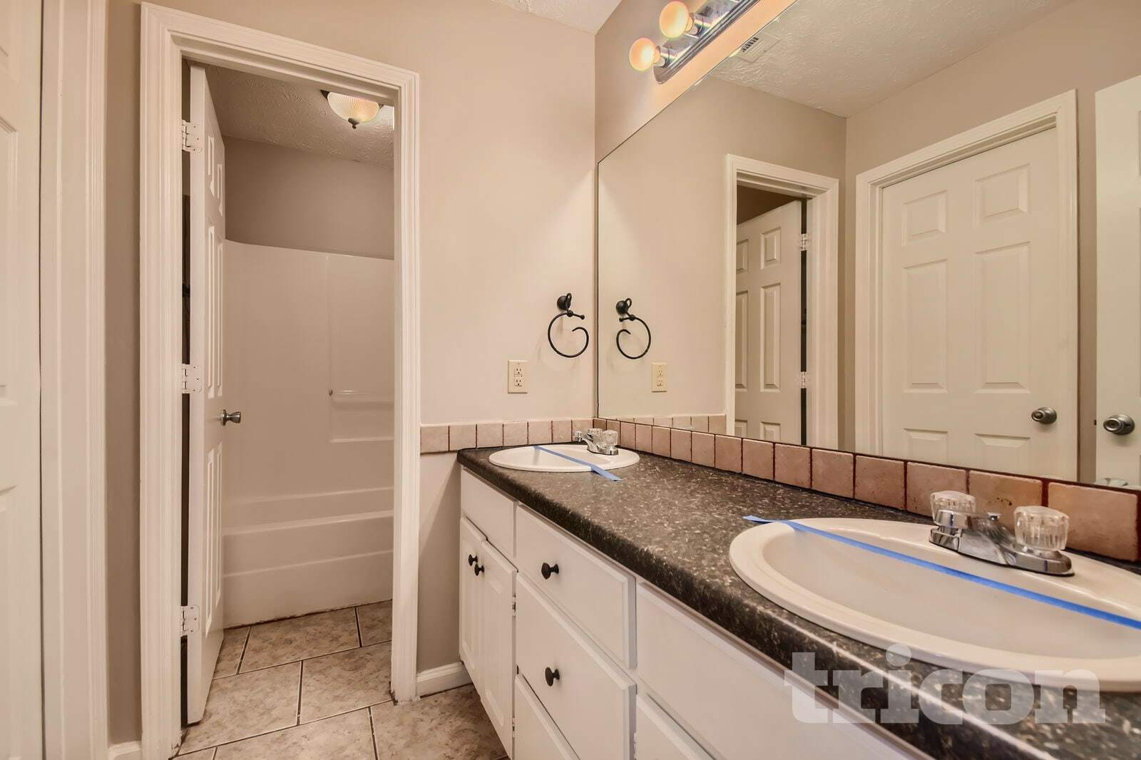 Building Photo - 65 Bermuda Cir