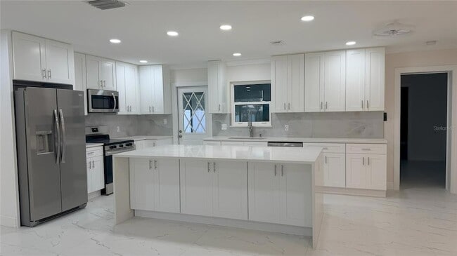 Building Photo - 3727 Overlook Dr NE