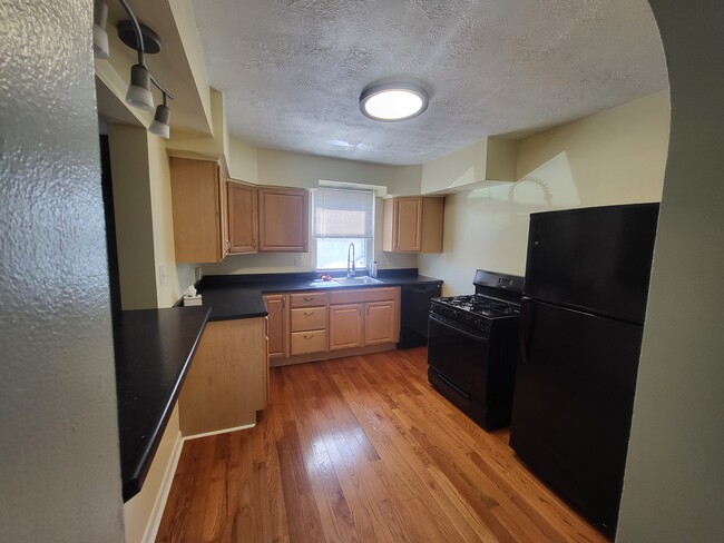 Building Photo - 2329 Berg St